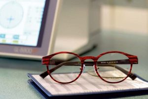 Eine Brille entsteht